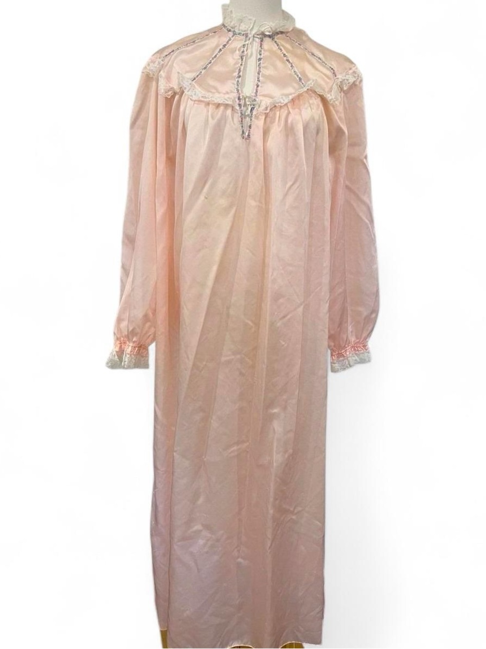 Vintage Satin Bed Jacket‎ Blush Pink Lace Embroidered Floral Collar Boudoir